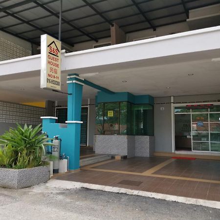 S & S Guest House Kuantan Kültér fotó