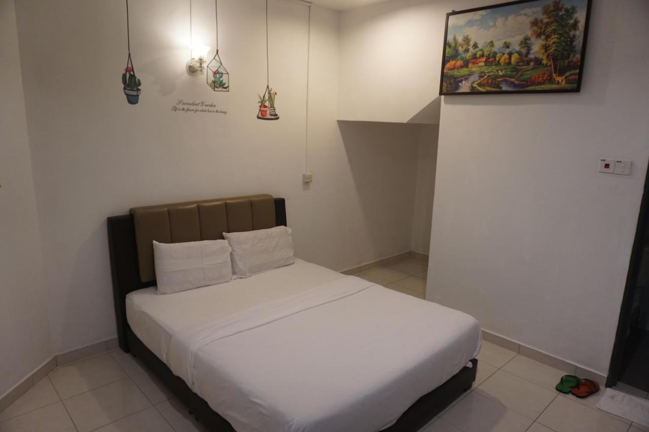 S & S Guest House Kuantan Kültér fotó